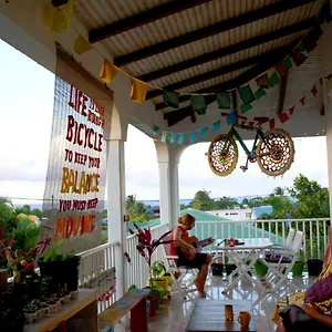 Homestay Happy Hippies House, Sainte-Rose